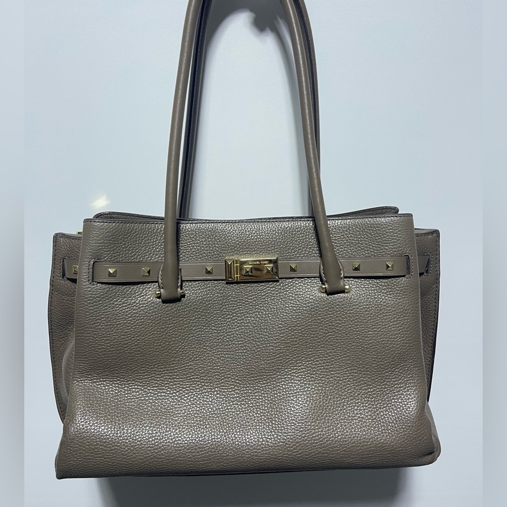 Michael Kor’s Addison Lg Tote Mushrooms Colour